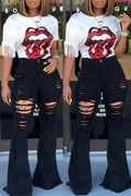 Baggy-shaped jeans