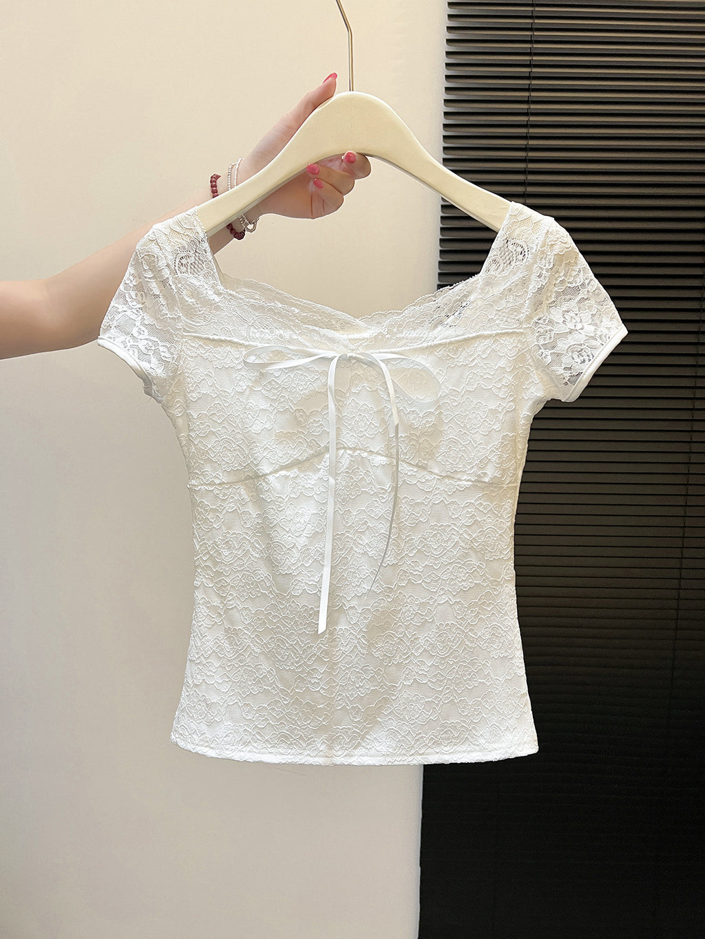 Lace Short-Sleeve Tight Top