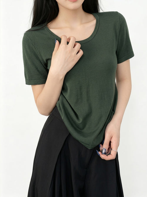 Bare-feel U-neck short sleeve top with natural shoulder line